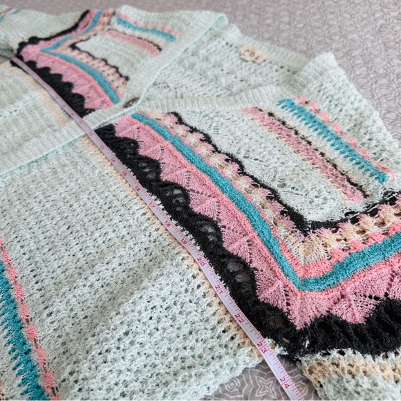 POL Arctic Blue Abstract Print Cropped Crochet Cardigan Sweater Size L - Picture 11 of 14